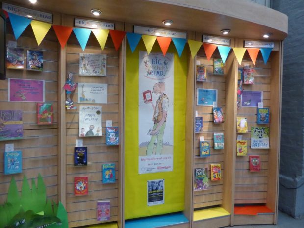 Big Friendly Read display in Chatham library. Photo credit: Libraries Taskforce/Julia Chandler